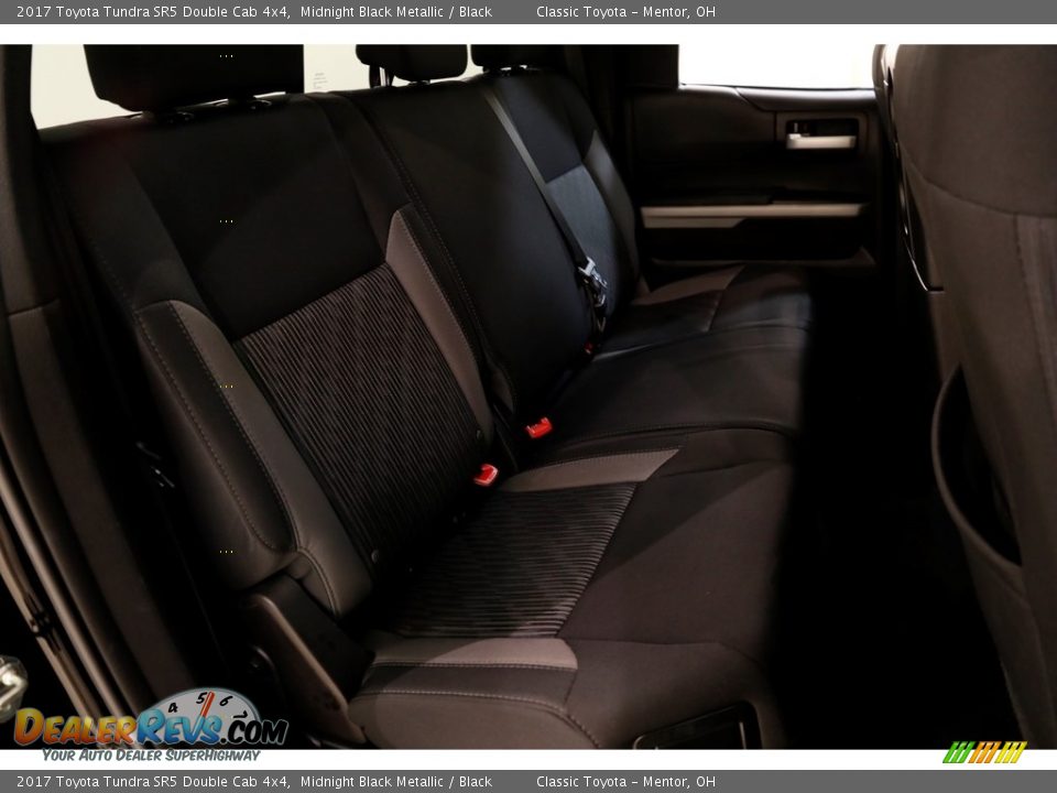 2017 Toyota Tundra SR5 Double Cab 4x4 Midnight Black Metallic / Black Photo #20