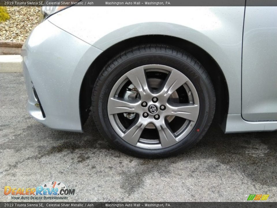 2019 Toyota Sienna SE Wheel Photo #9