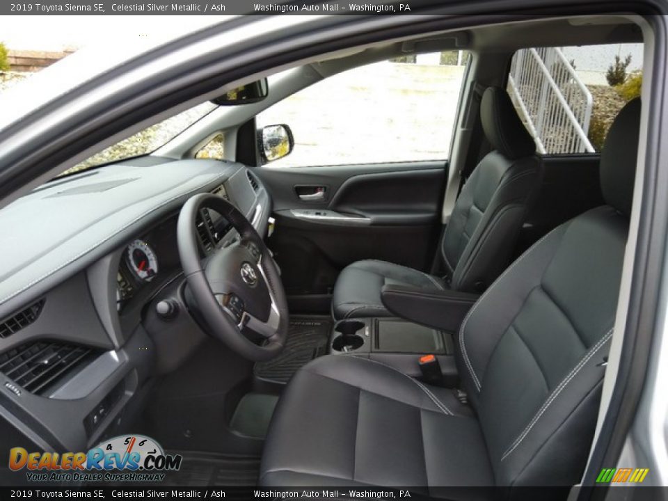 Front Seat of 2019 Toyota Sienna SE Photo #11