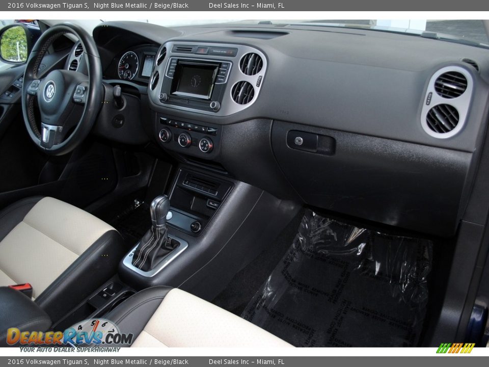 2016 Volkswagen Tiguan S Night Blue Metallic / Beige/Black Photo #18