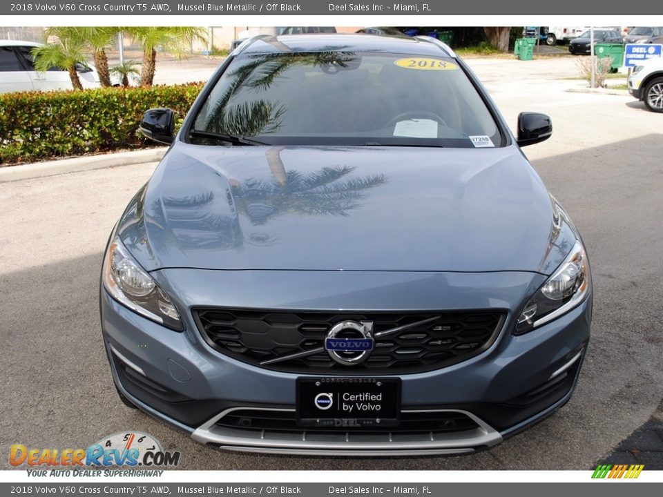 2018 Volvo V60 Cross Country T5 AWD Mussel Blue Metallic / Off Black Photo #3
