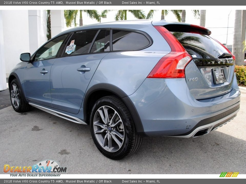 2018 Volvo V60 Cross Country T5 AWD Mussel Blue Metallic / Off Black Photo #7