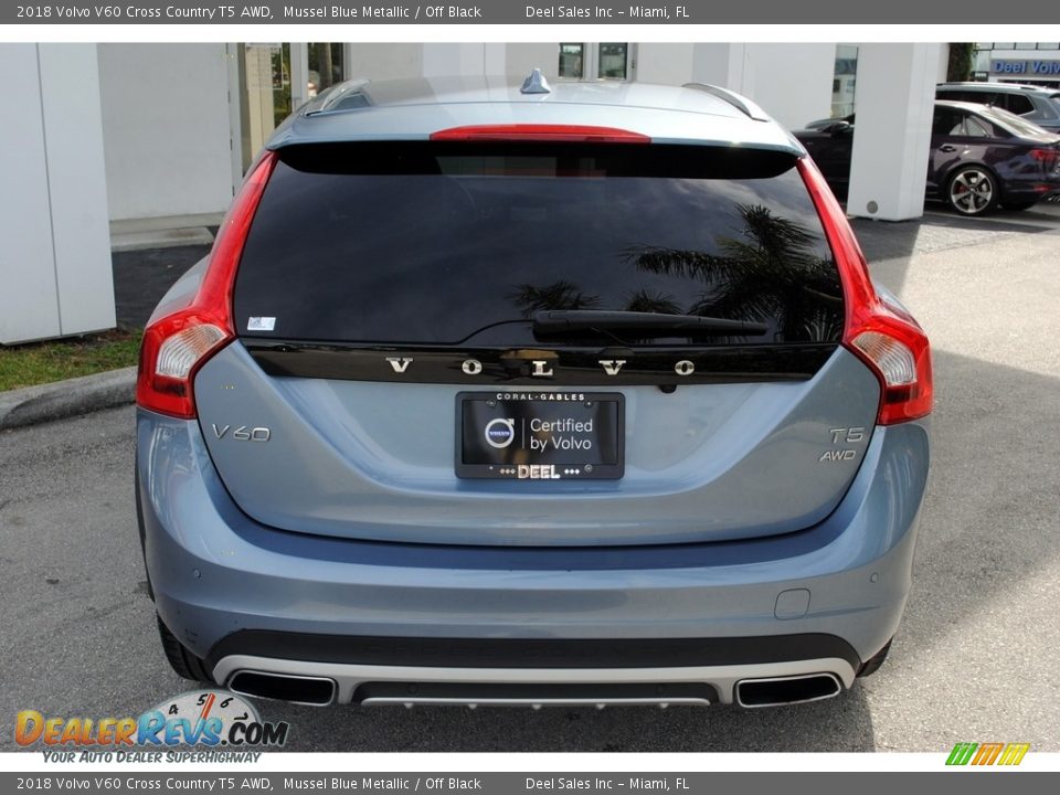 2018 Volvo V60 Cross Country T5 AWD Mussel Blue Metallic / Off Black Photo #8