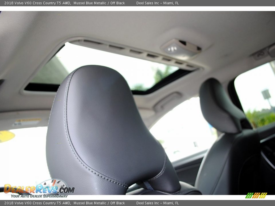 2018 Volvo V60 Cross Country T5 AWD Mussel Blue Metallic / Off Black Photo #14