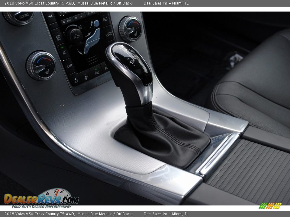 2018 Volvo V60 Cross Country T5 AWD Shifter Photo #16
