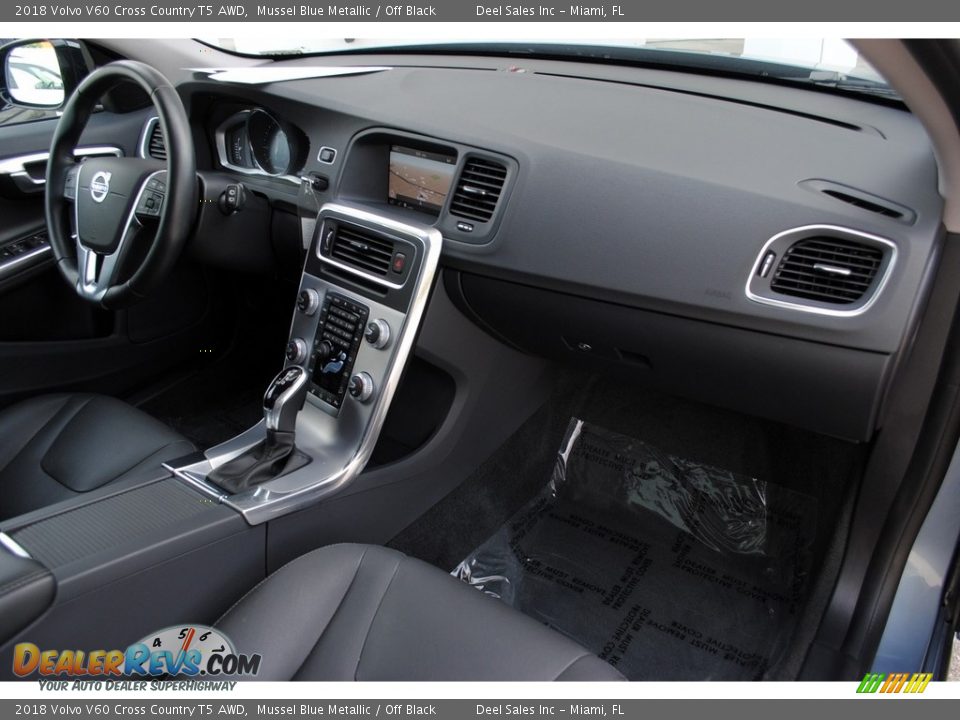 2018 Volvo V60 Cross Country T5 AWD Mussel Blue Metallic / Off Black Photo #19