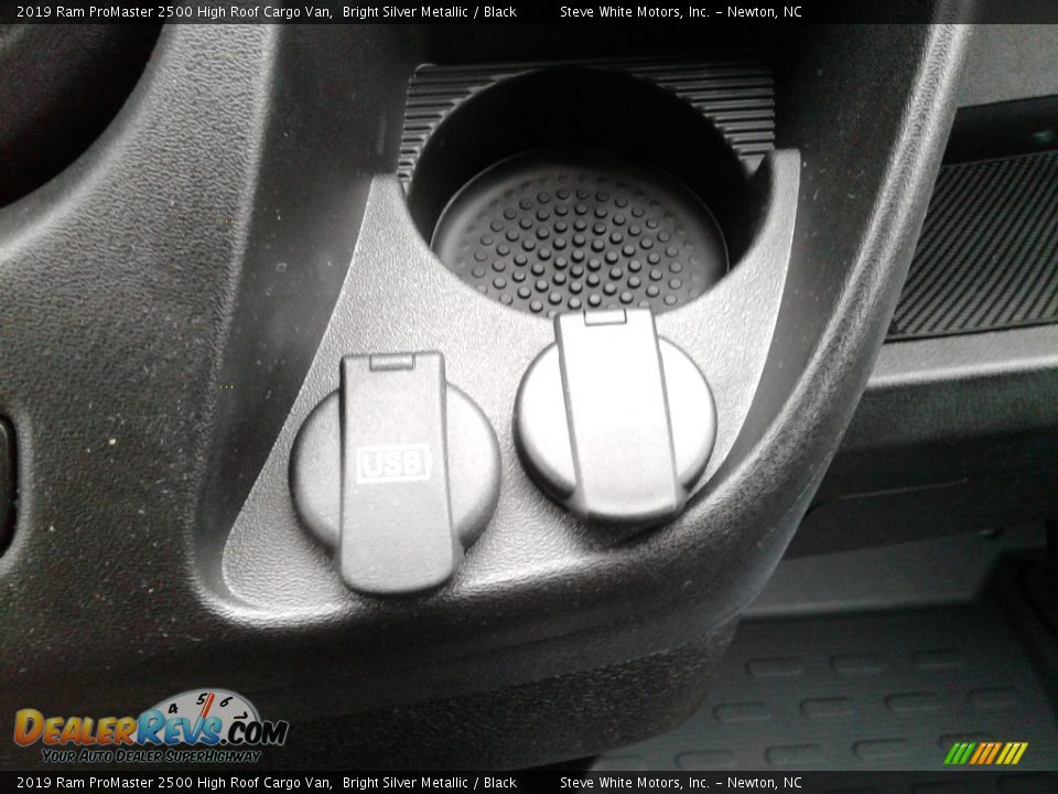 2019 Ram ProMaster 2500 High Roof Cargo Van Bright Silver Metallic / Black Photo #24