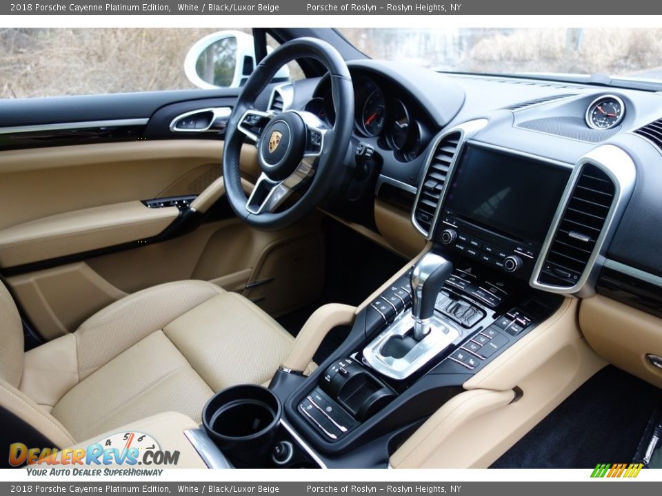 2018 Porsche Cayenne Platinum Edition White / Black/Luxor Beige Photo #17