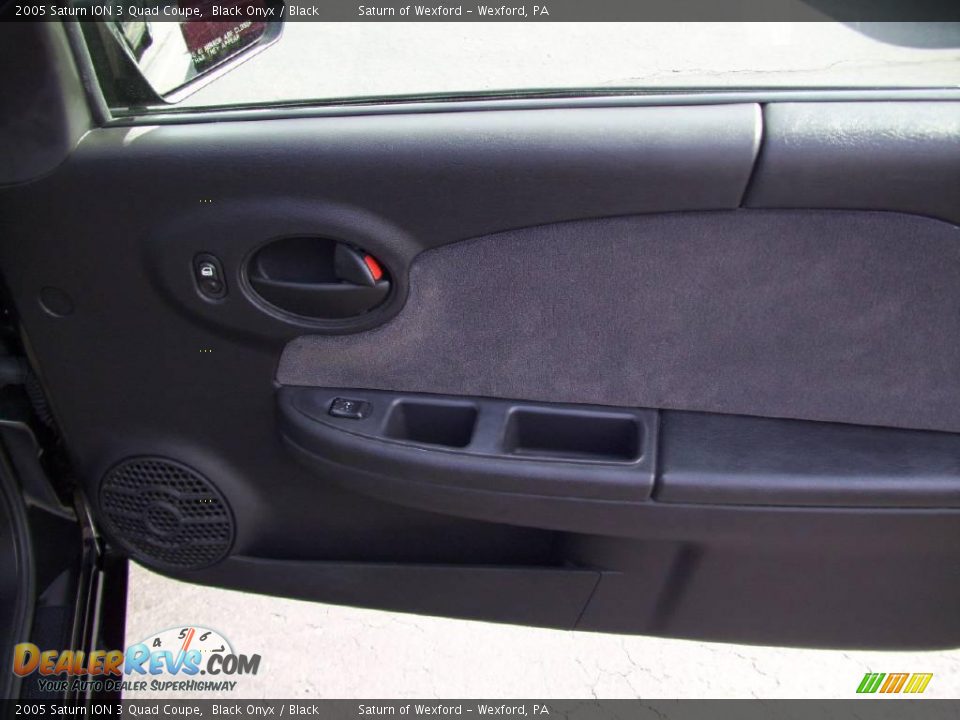 2005 Saturn ION 3 Quad Coupe Black Onyx / Black Photo #18