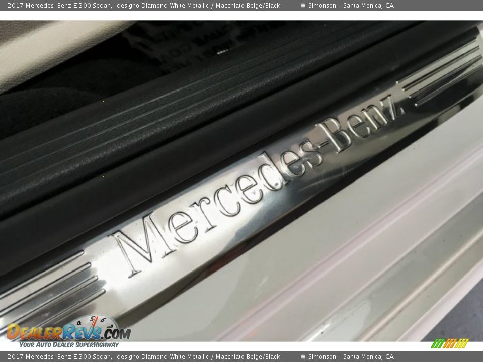 2017 Mercedes-Benz E 300 Sedan designo Diamond White Metallic / Macchiato Beige/Black Photo #28