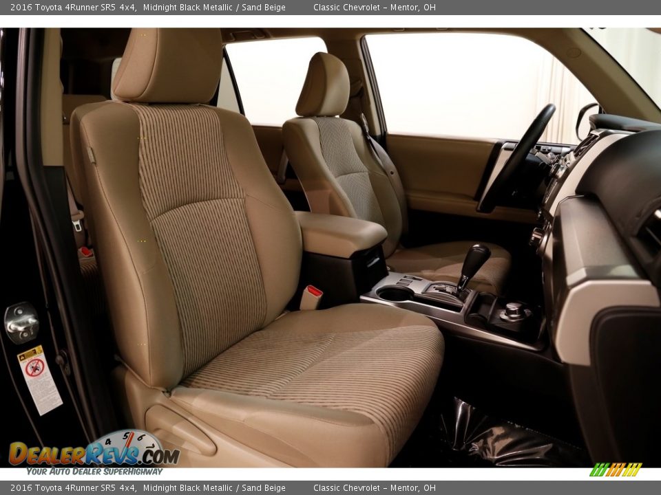 2016 Toyota 4Runner SR5 4x4 Midnight Black Metallic / Sand Beige Photo #17