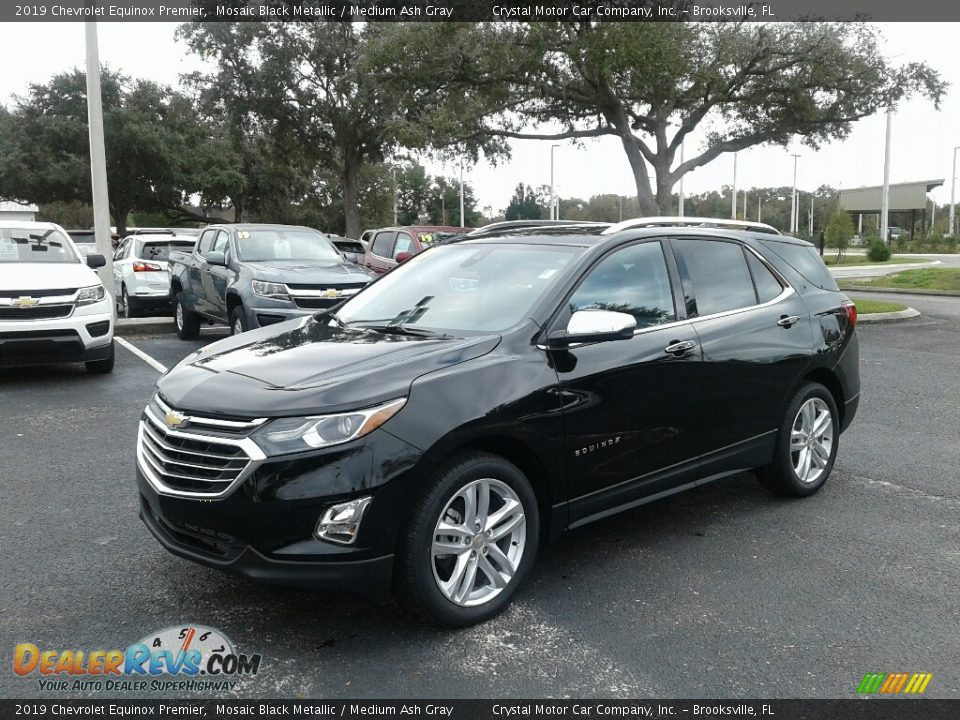 Front 3/4 View of 2019 Chevrolet Equinox Premier Photo #1