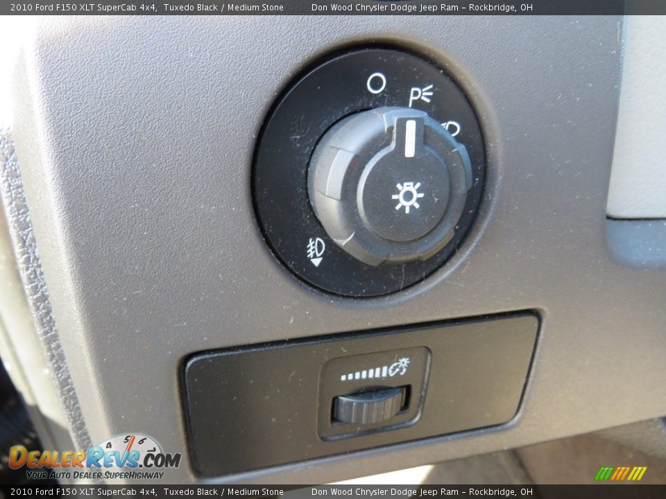 2010 Ford F150 XLT SuperCab 4x4 Tuxedo Black / Medium Stone Photo #33