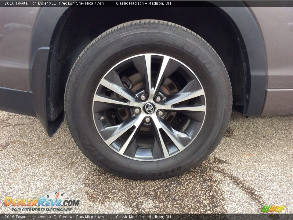 2016 Toyota Highlander XLE Predawn Gray Mica / Ash Photo #10
