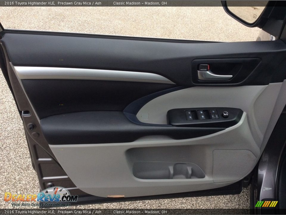 2016 Toyota Highlander XLE Predawn Gray Mica / Ash Photo #13