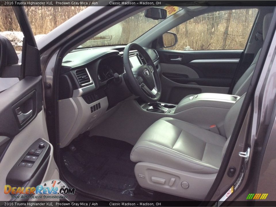 2016 Toyota Highlander XLE Predawn Gray Mica / Ash Photo #14