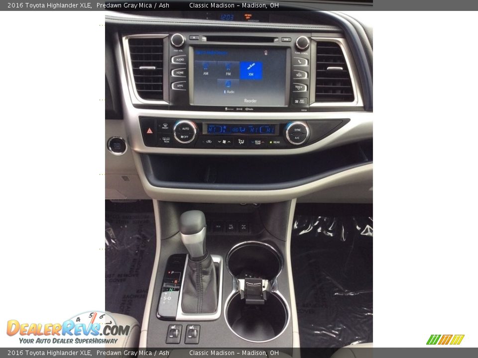 2016 Toyota Highlander XLE Predawn Gray Mica / Ash Photo #19