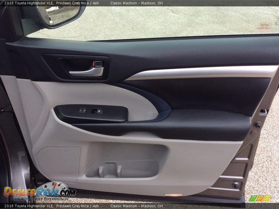 2016 Toyota Highlander XLE Predawn Gray Mica / Ash Photo #22