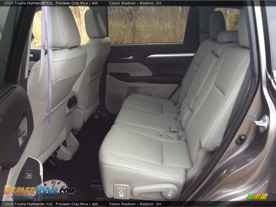 2016 Toyota Highlander XLE Predawn Gray Mica / Ash Photo #27