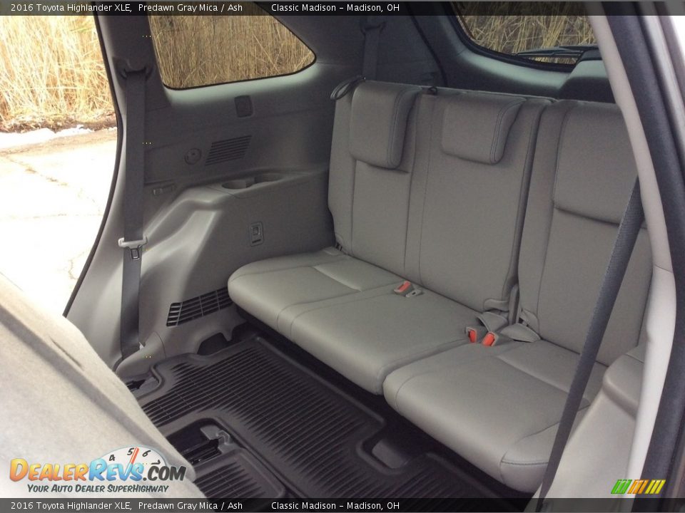 2016 Toyota Highlander XLE Predawn Gray Mica / Ash Photo #28