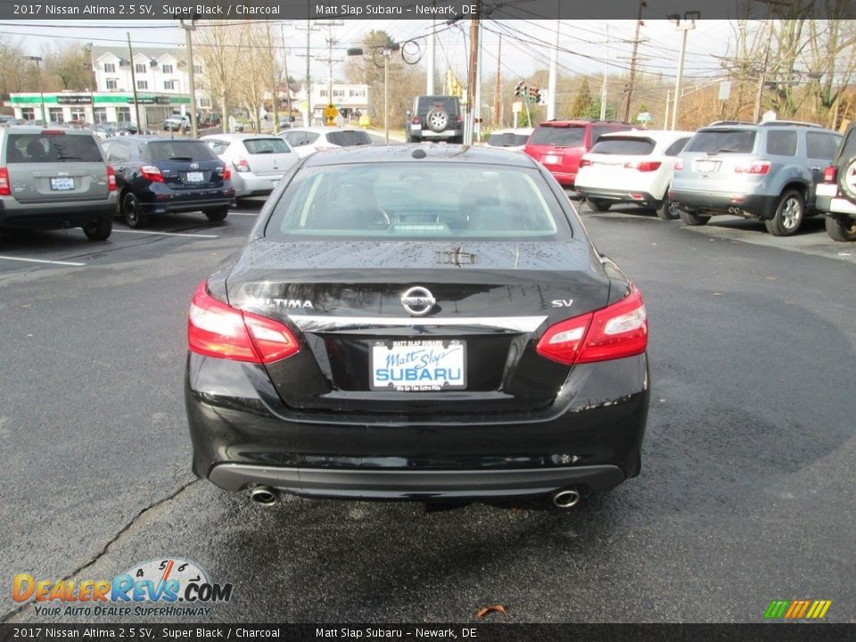 2017 Nissan Altima 2.5 SV Super Black / Charcoal Photo #7