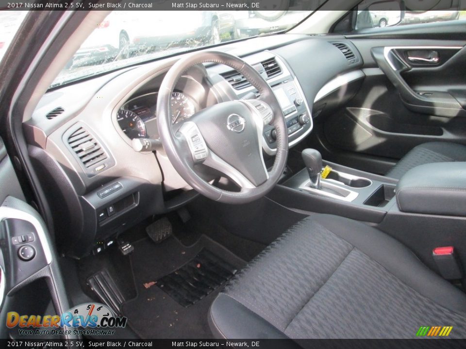 2017 Nissan Altima 2.5 SV Super Black / Charcoal Photo #12
