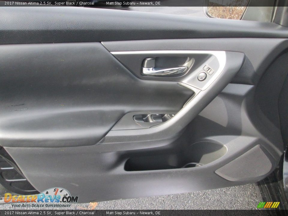2017 Nissan Altima 2.5 SV Super Black / Charcoal Photo #14