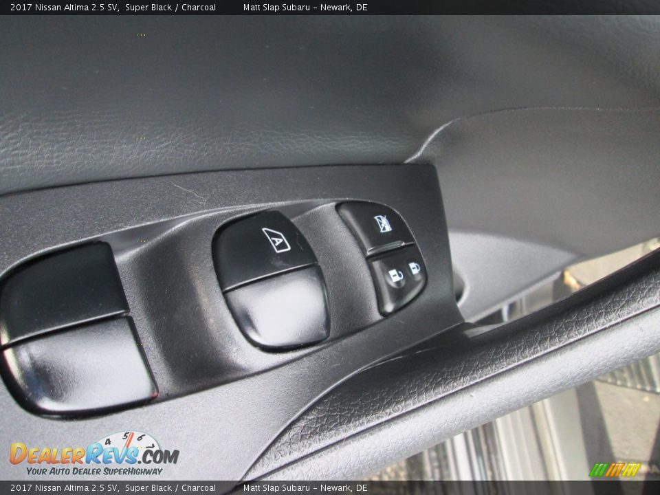 2017 Nissan Altima 2.5 SV Super Black / Charcoal Photo #15