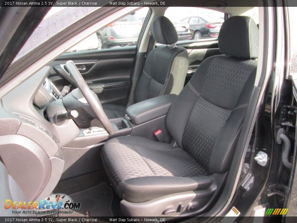 2017 Nissan Altima 2.5 SV Super Black / Charcoal Photo #16