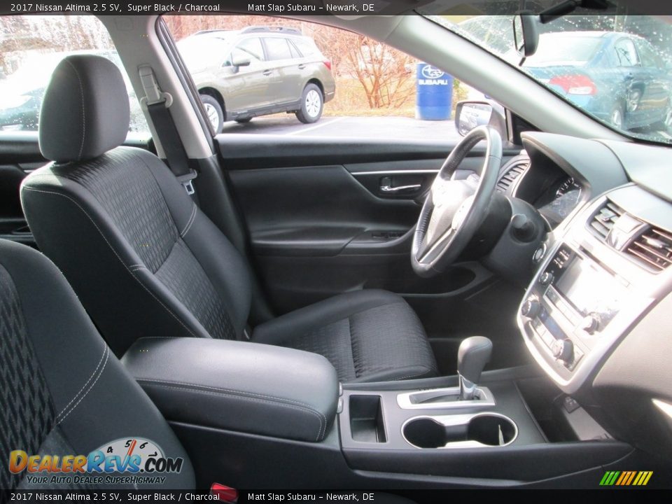2017 Nissan Altima 2.5 SV Super Black / Charcoal Photo #17