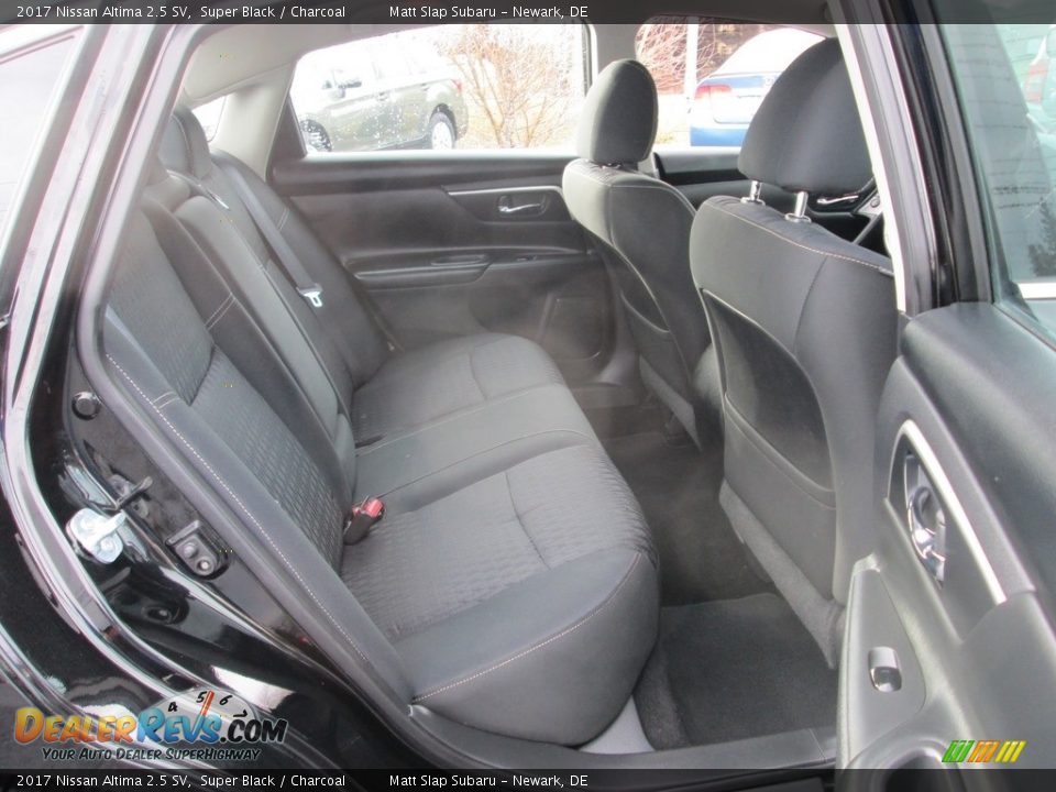 2017 Nissan Altima 2.5 SV Super Black / Charcoal Photo #19