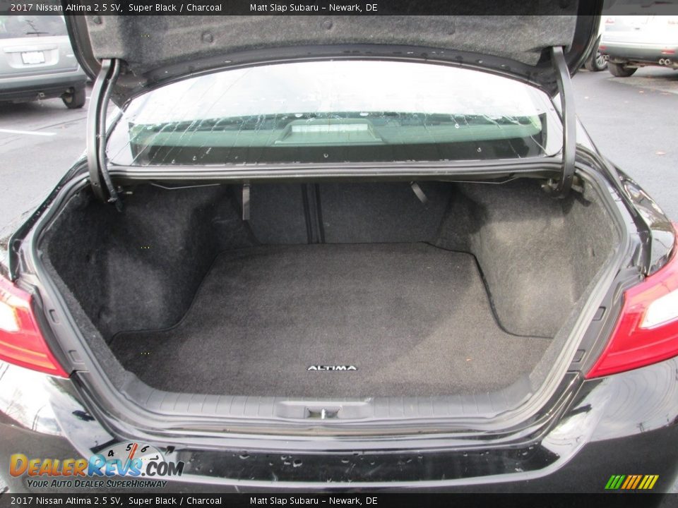 2017 Nissan Altima 2.5 SV Super Black / Charcoal Photo #20