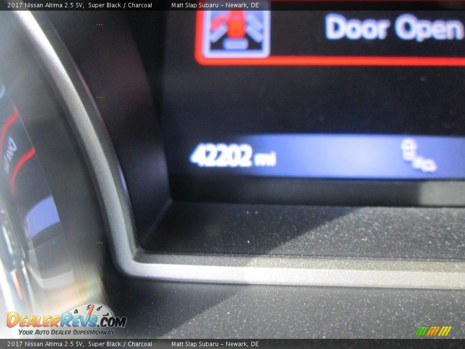 2017 Nissan Altima 2.5 SV Super Black / Charcoal Photo #28