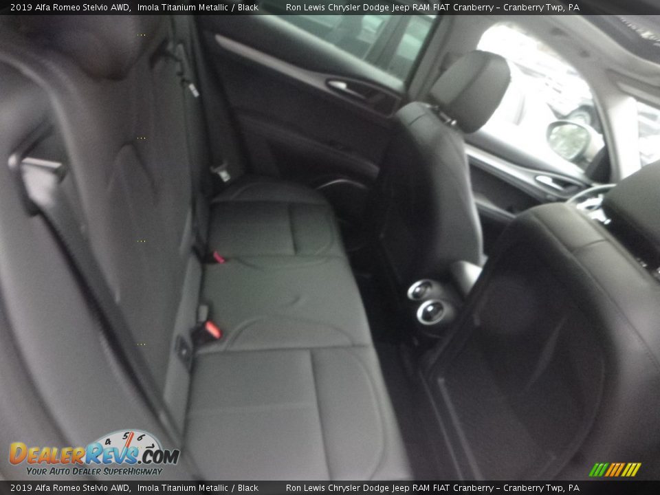 2019 Alfa Romeo Stelvio AWD Imola Titanium Metallic / Black Photo #18