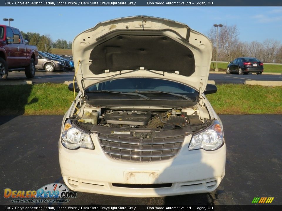 2007 Chrysler Sebring Sedan Stone White / Dark Slate Gray/Light Slate Gray Photo #7