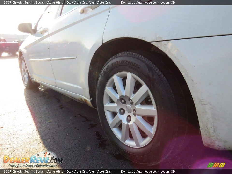 2007 Chrysler Sebring Sedan Stone White / Dark Slate Gray/Light Slate Gray Photo #12