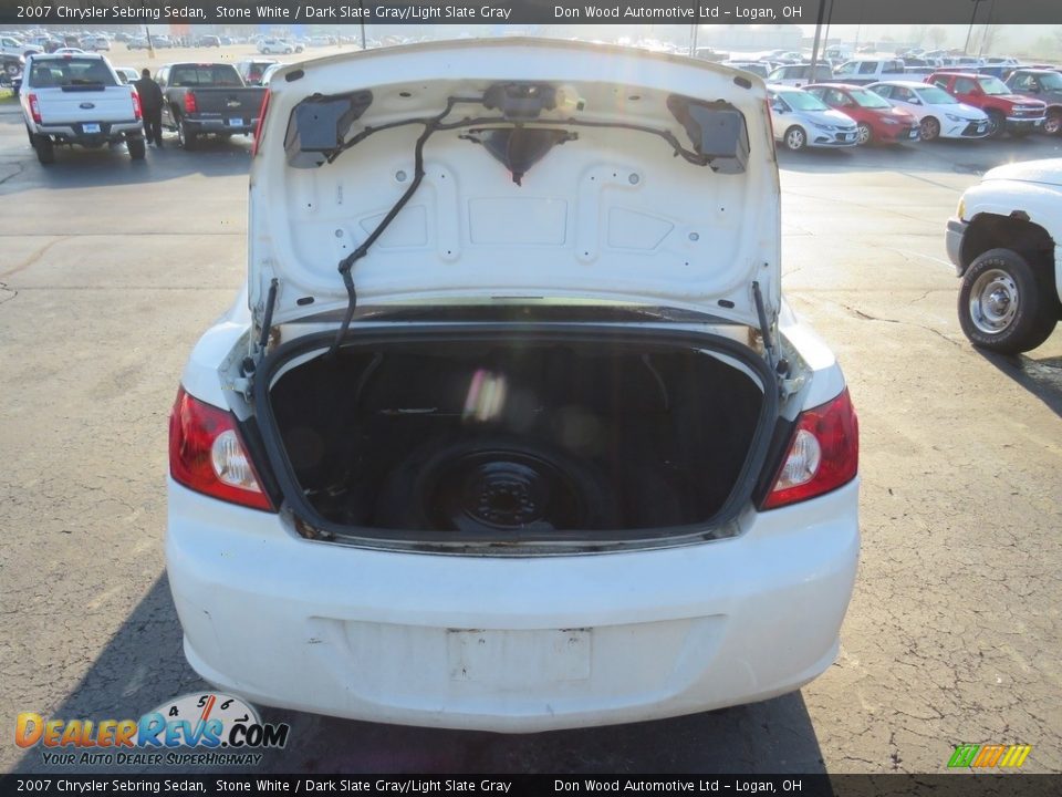 2007 Chrysler Sebring Sedan Stone White / Dark Slate Gray/Light Slate Gray Photo #16