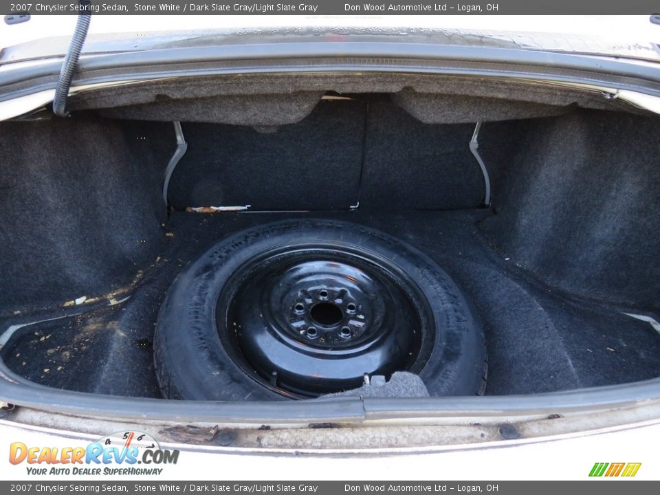 2007 Chrysler Sebring Sedan Stone White / Dark Slate Gray/Light Slate Gray Photo #17