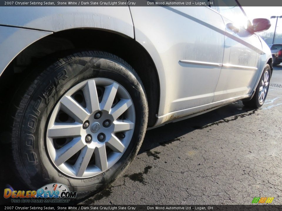 2007 Chrysler Sebring Sedan Stone White / Dark Slate Gray/Light Slate Gray Photo #20