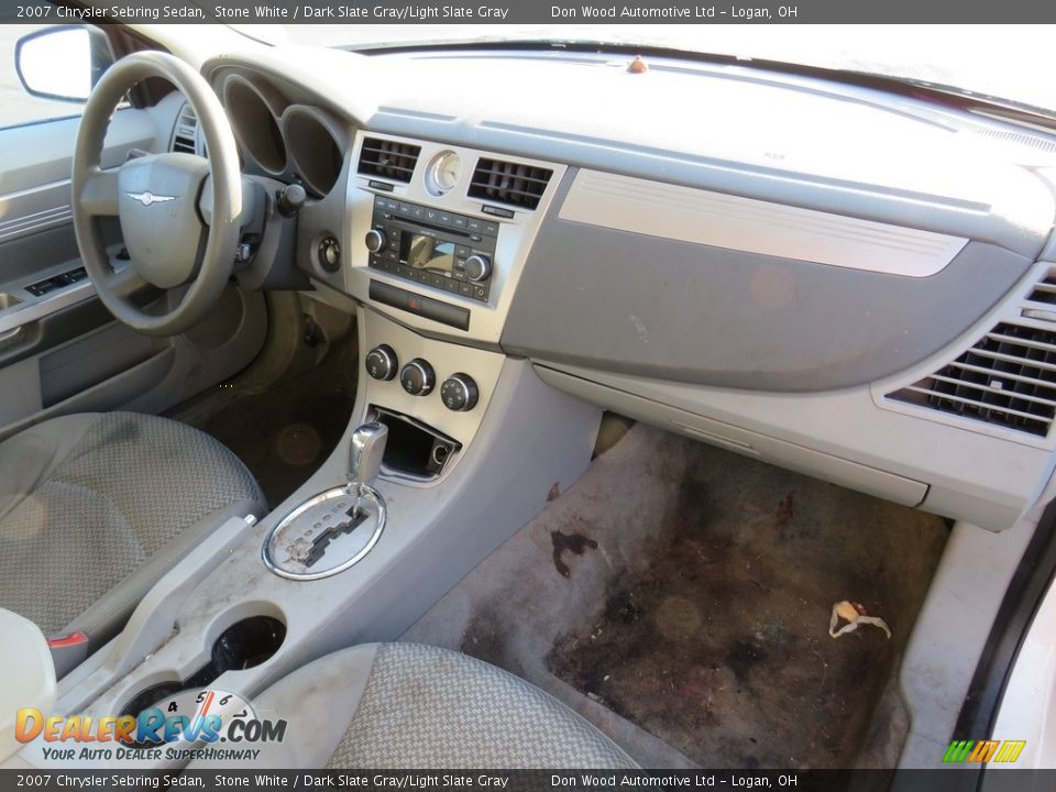 2007 Chrysler Sebring Sedan Stone White / Dark Slate Gray/Light Slate Gray Photo #25