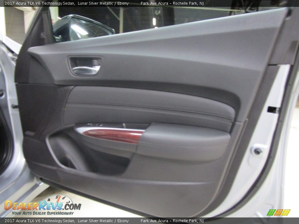 2017 Acura TLX V6 Technology Sedan Lunar Silver Metallic / Ebony Photo #13