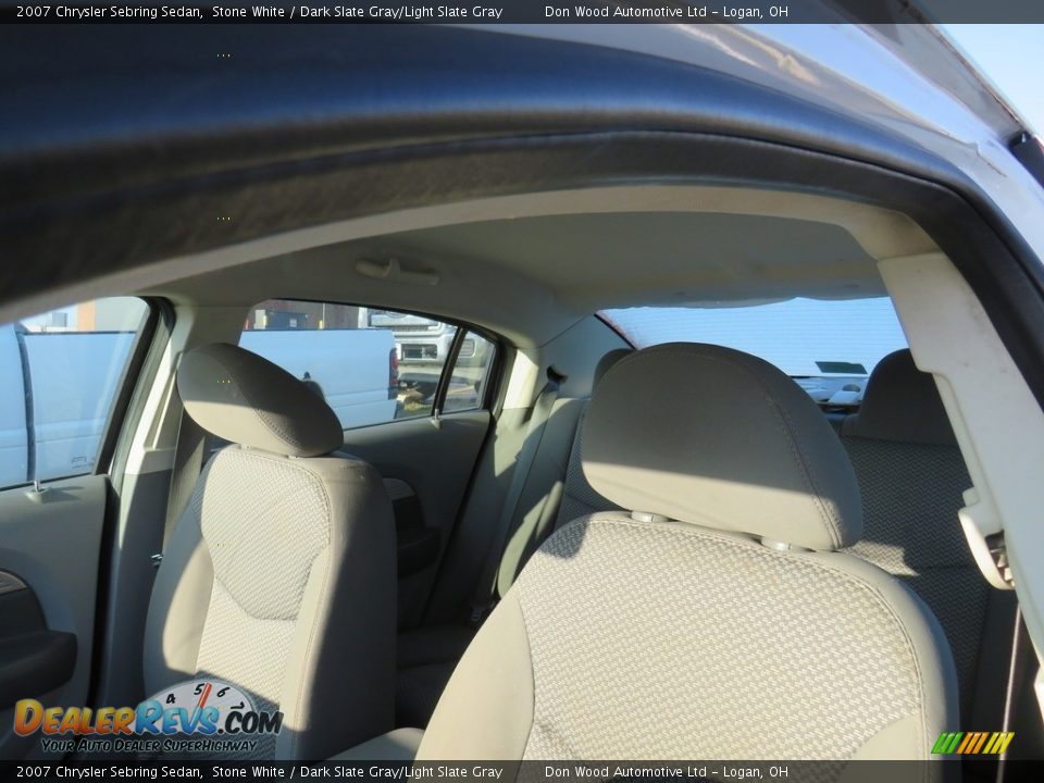 2007 Chrysler Sebring Sedan Stone White / Dark Slate Gray/Light Slate Gray Photo #28