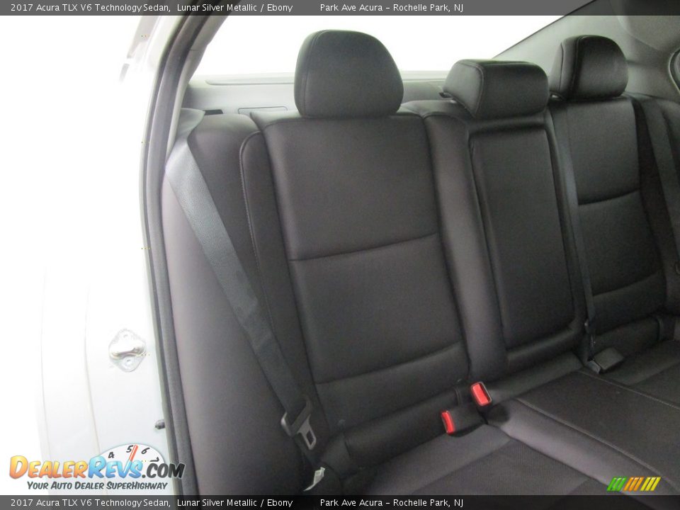 2017 Acura TLX V6 Technology Sedan Lunar Silver Metallic / Ebony Photo #17