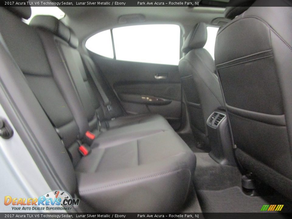 2017 Acura TLX V6 Technology Sedan Lunar Silver Metallic / Ebony Photo #18