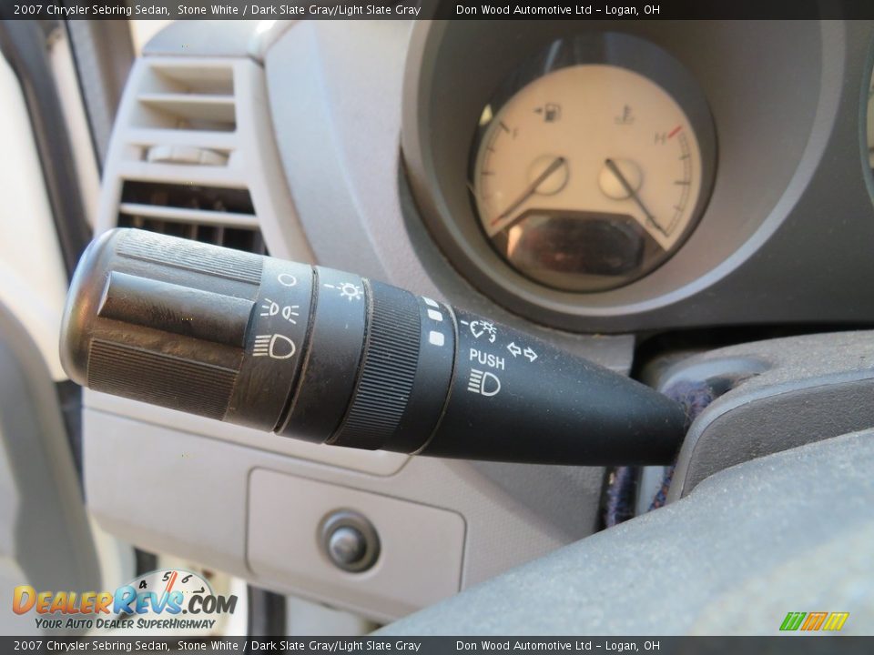 2007 Chrysler Sebring Sedan Stone White / Dark Slate Gray/Light Slate Gray Photo #32