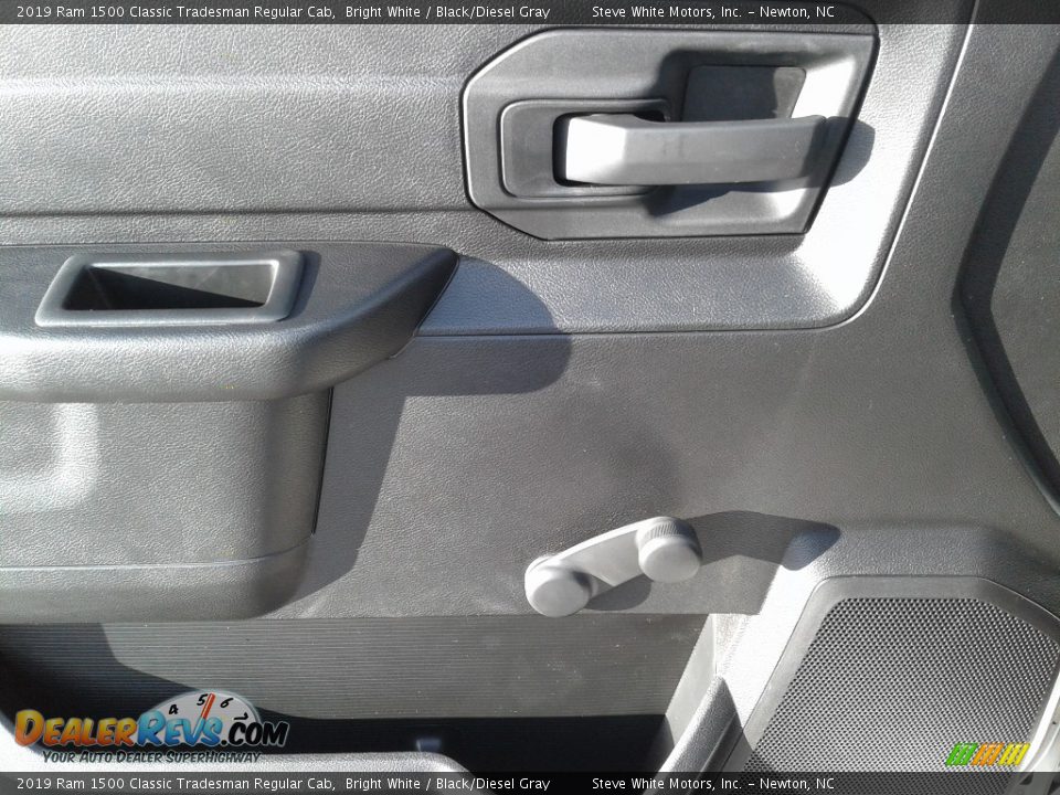 2019 Ram 1500 Classic Tradesman Regular Cab Bright White / Black/Diesel Gray Photo #9