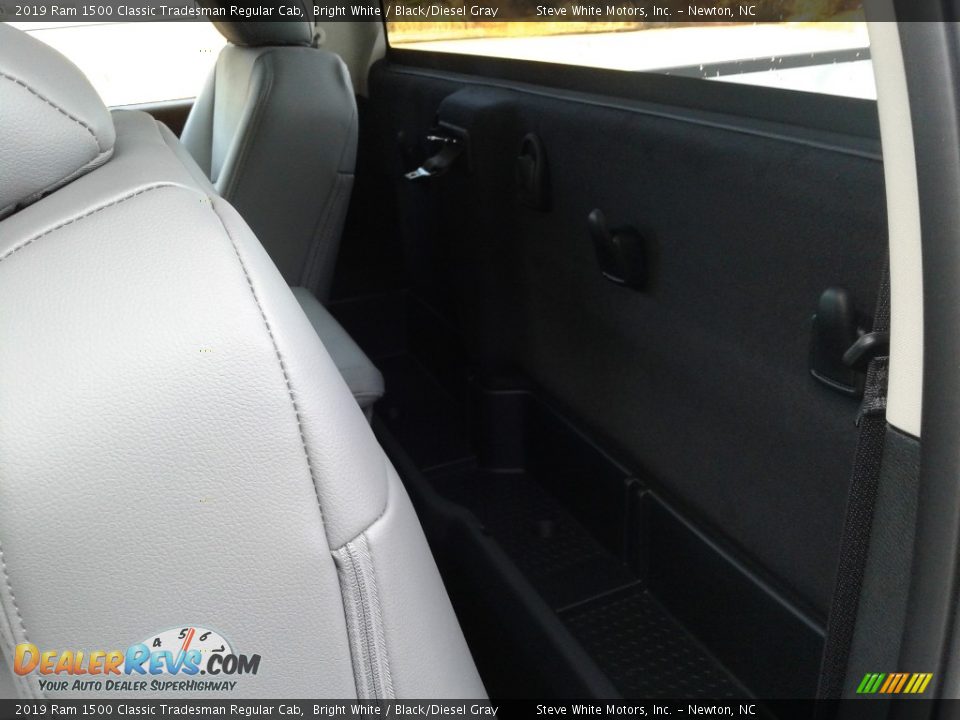 2019 Ram 1500 Classic Tradesman Regular Cab Bright White / Black/Diesel Gray Photo #11