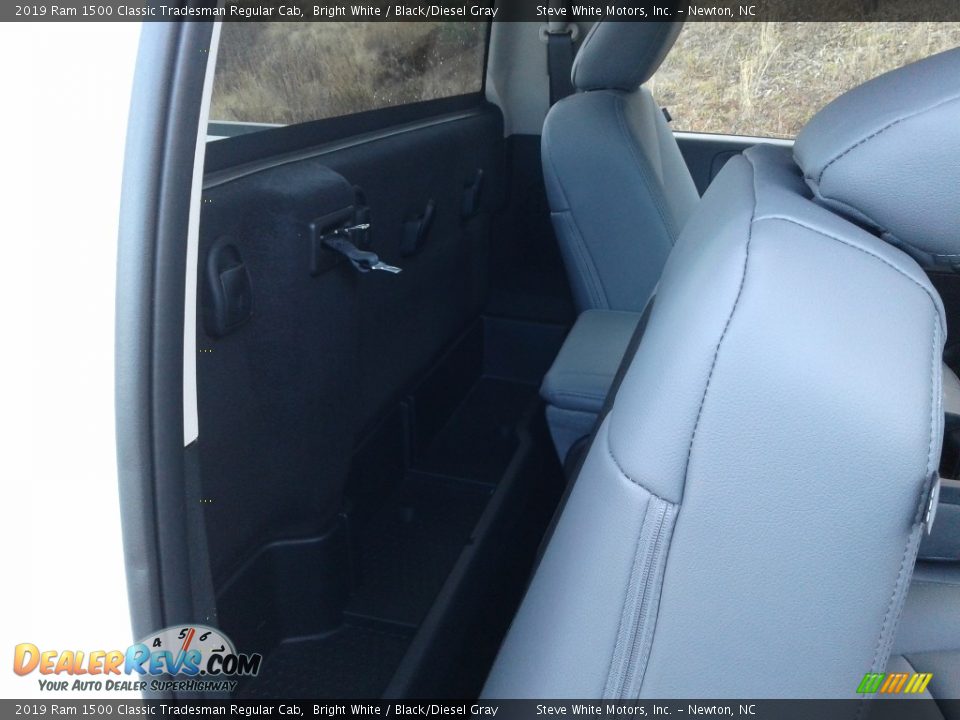 2019 Ram 1500 Classic Tradesman Regular Cab Bright White / Black/Diesel Gray Photo #13