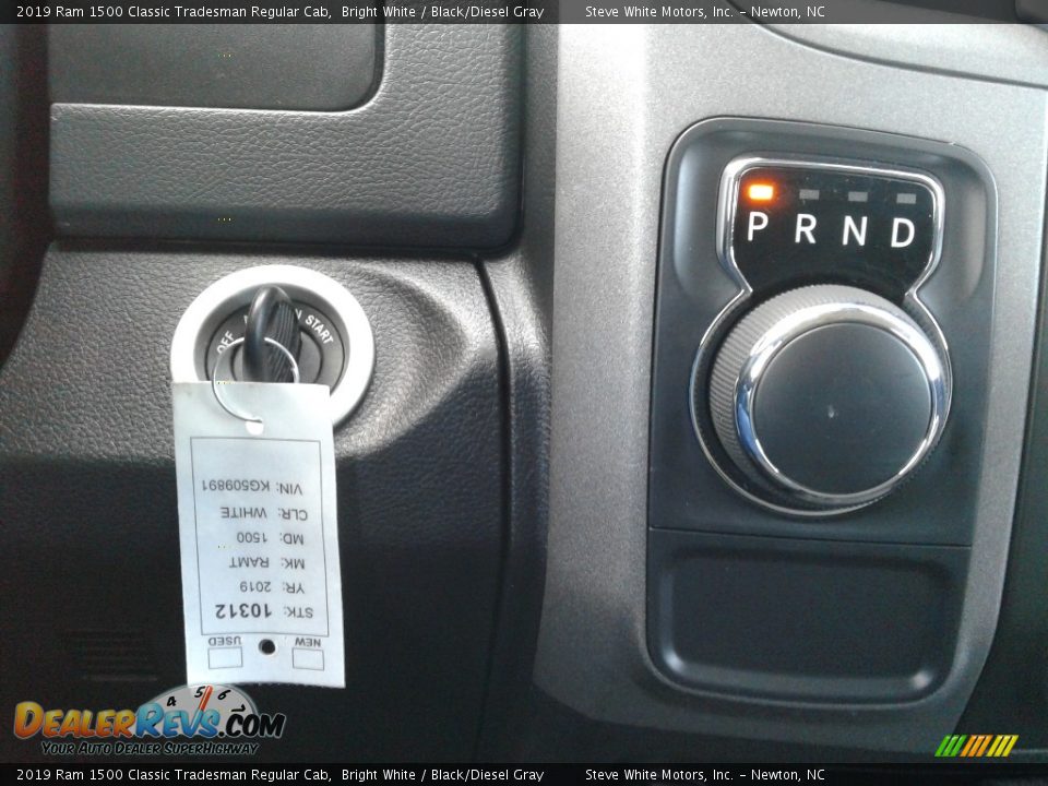 2019 Ram 1500 Classic Tradesman Regular Cab Bright White / Black/Diesel Gray Photo #19