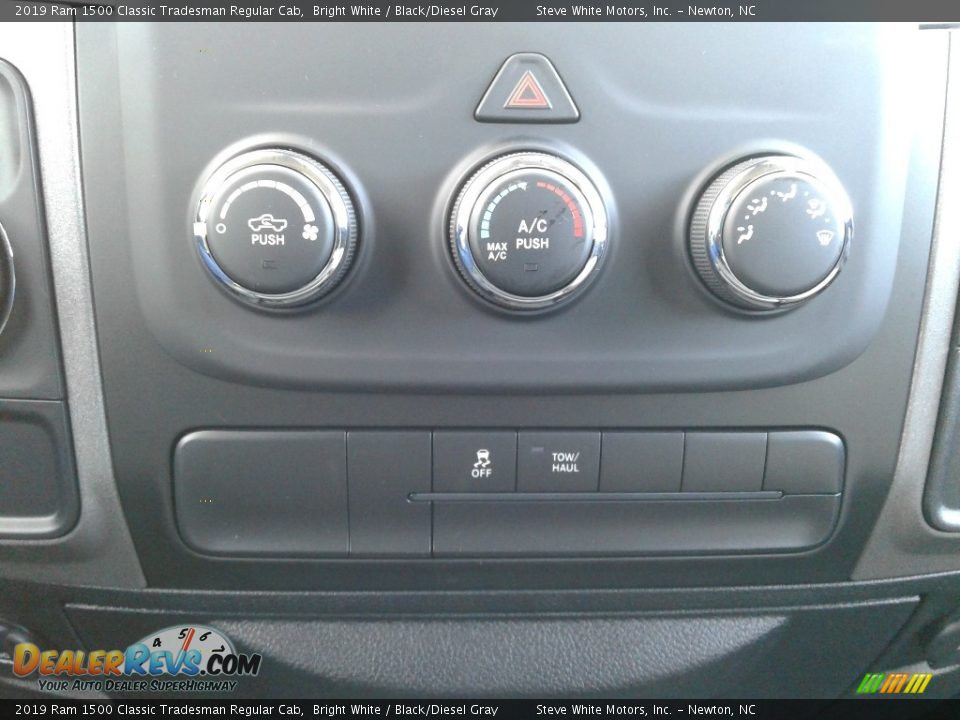 2019 Ram 1500 Classic Tradesman Regular Cab Bright White / Black/Diesel Gray Photo #20